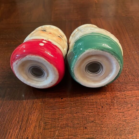 Christmas Johanna Parker Nostalgic Santa Claus Mrs Claus Salt and Pepper Shakers - Picture 4 of 7